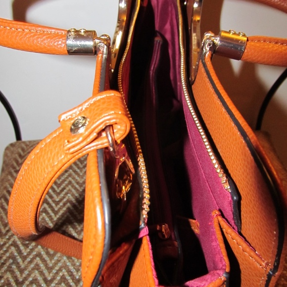 Dasein Vegan Leather Large Satchel Style Bag - Gorgeous! - Picture 7 of 9